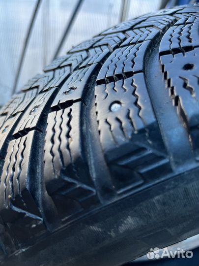 Michelin X-Ice North 2 215/65 R16