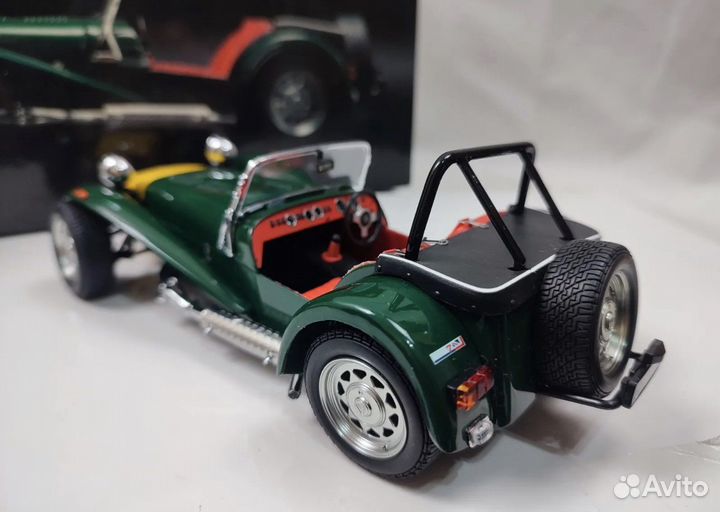 Caterham super seven clam shell 1/18 Kyosho