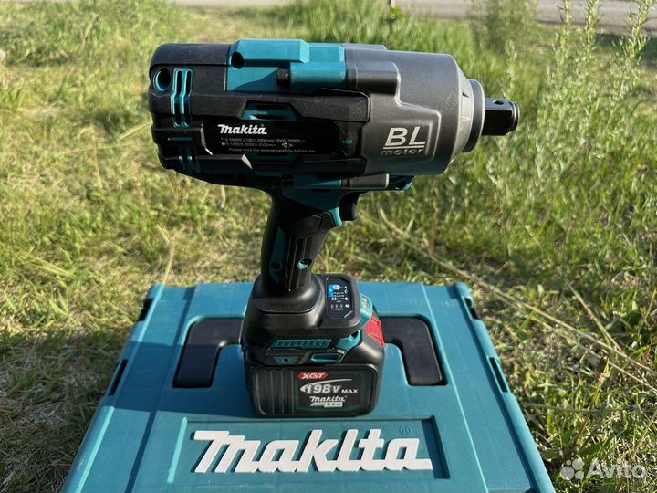 Аккумуляторный грузовой гайковерт Makita 1000Нм