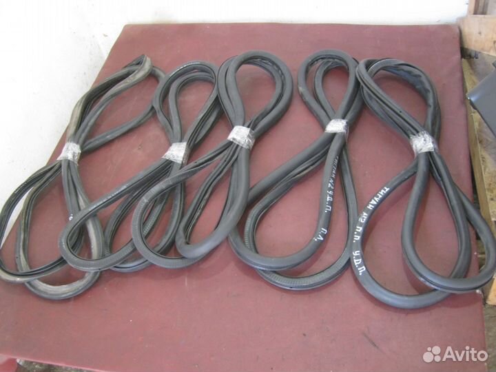 Бархотка уплотнитель Tiguan Тигуан багажника двери