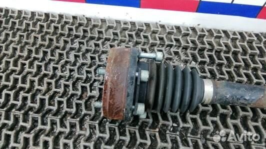 Привод передний левый volkswagen bora 1 (UBE09KS01