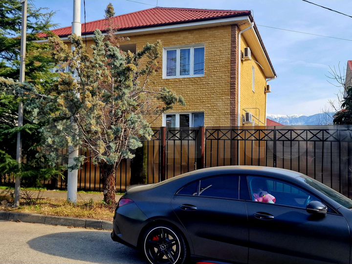 Дом 220 м² на участке 7 сот.