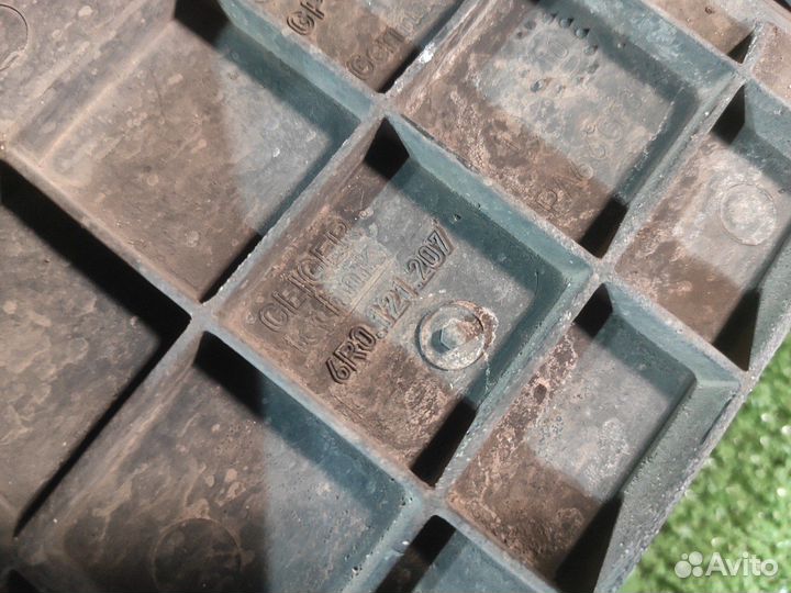 Диффузор радиатора Volkswagen Polo Sedan седан 1.6