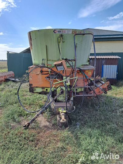 Миксер-кормораздатчик Хозяин ИСРК-12, 2012