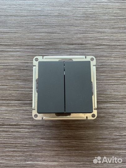 Выключатель двухклавишный