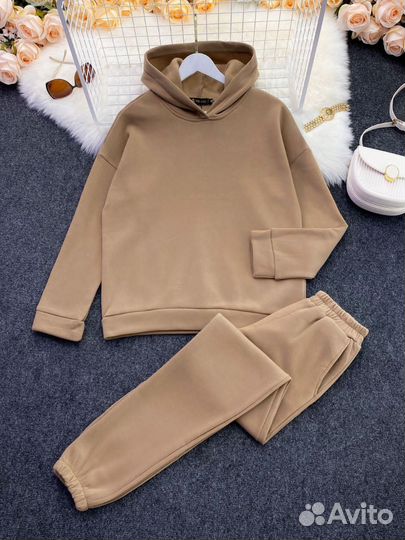 Парные спортивные костюмы