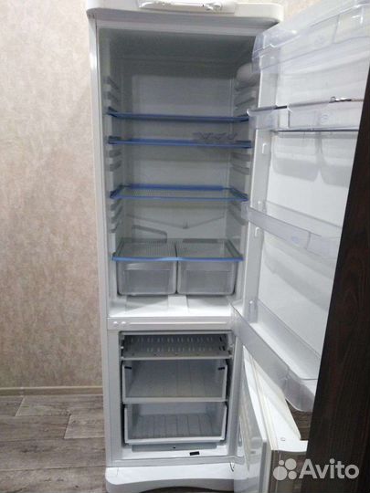 Холодильник Indesit C 138G