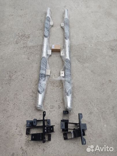 Подножки. Защита порогов.Ниссан Патфайндер р52