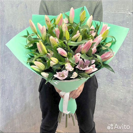 Лилия, розы