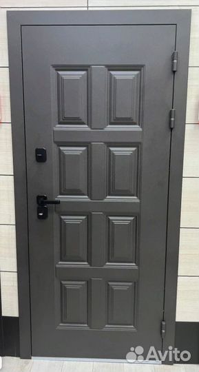 Дверь входная металлическая новая