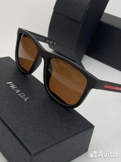 Солнцезащитные очки prada
