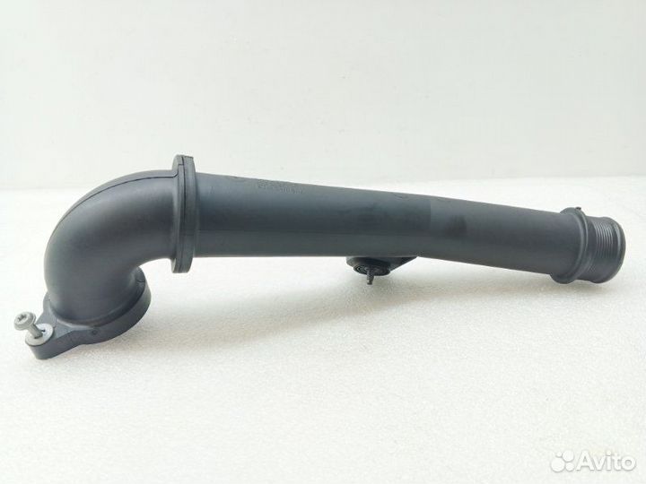 Патрубок интеркулера Volkswagen Tiguan 2 1.6D DGD