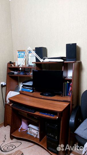 Компьютерный стол