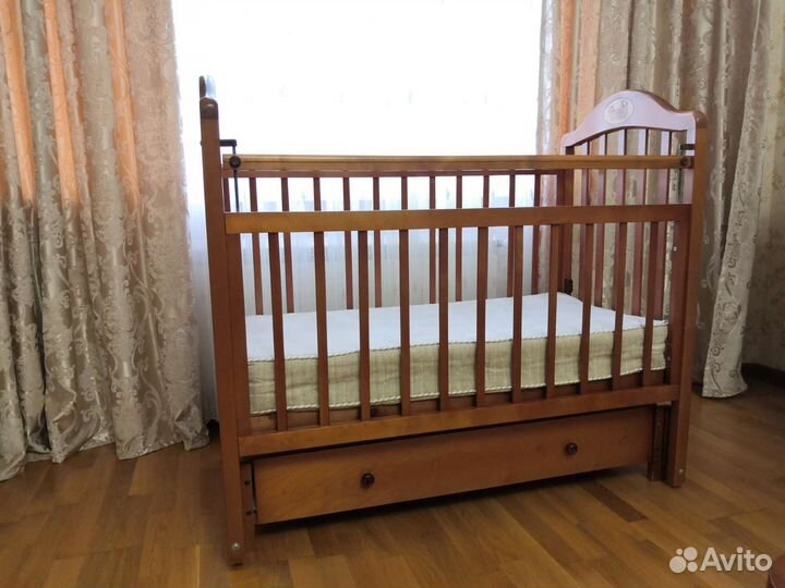 Детская кроватка