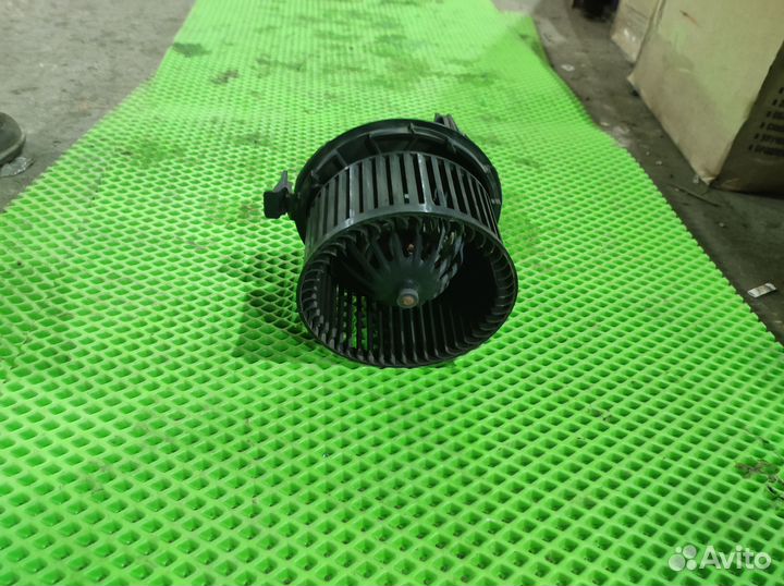 Вентилятор мотор печки отопителя Nissan note E11