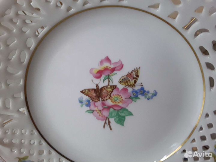 Декоративная настенная тарелка