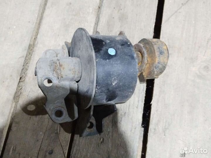 Подушка опоры двигателя задняя Nissan Almera N15