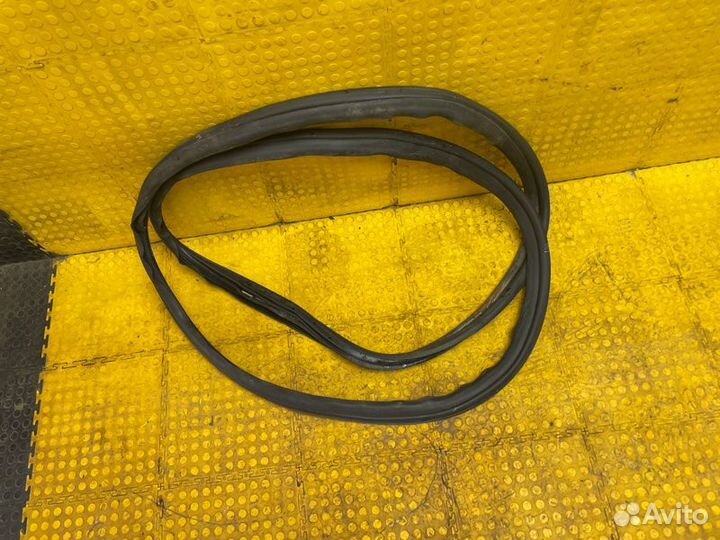 Б/У Уплотнитель двери Состояние на фотоnnУ нас