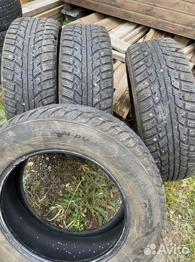 Kumho I'Zen RV Stud KC16 225/65 R17