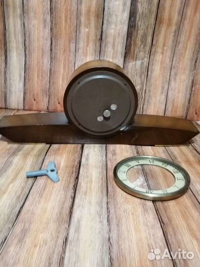 Часы настольные механические Весна, СССР