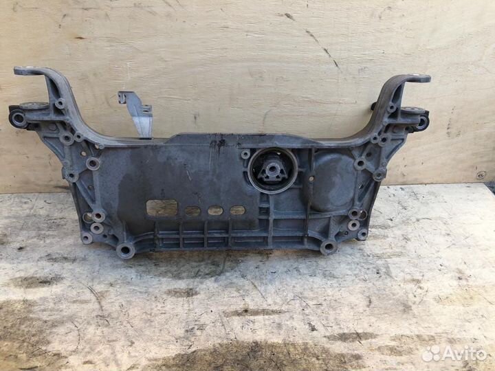 Подрамник VW Passat B7