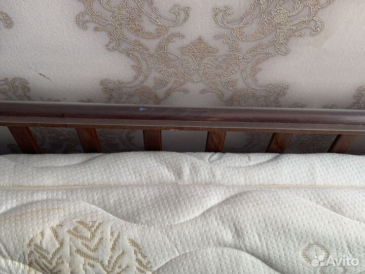 Детская кроватка с маятником гандылян