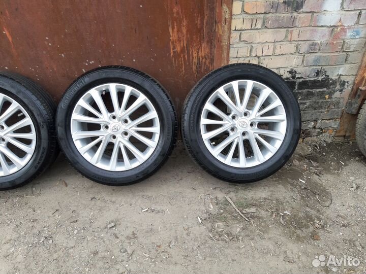 Комлект летних колес Toyota Camry r17 215/55