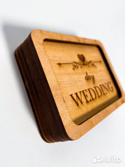 Деревянная подарочная коробка под флешку