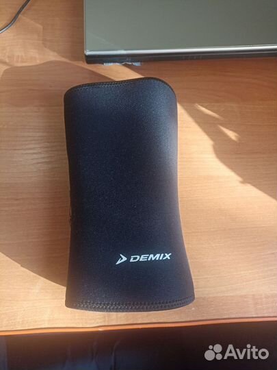 Суппорт колена Demix