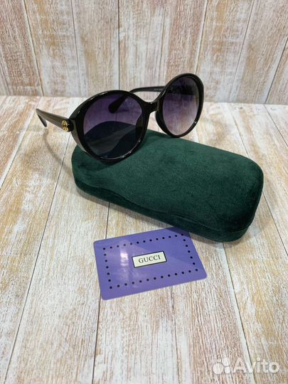 Солнцезащитные очки Gucci женские
