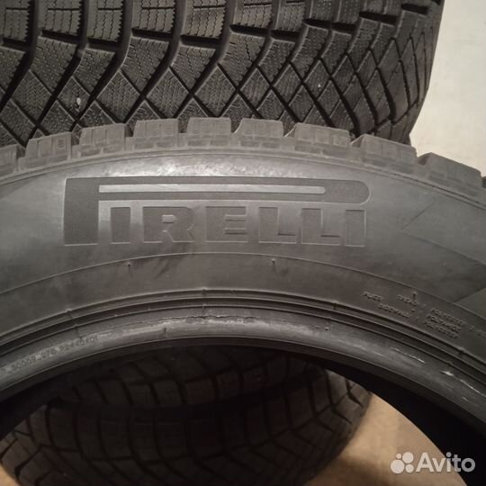 Pirelli Ice Zero FR 235/55 R18 104T