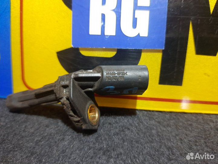 Датчик abs задний правый Skoda Octavia 2 (A5)