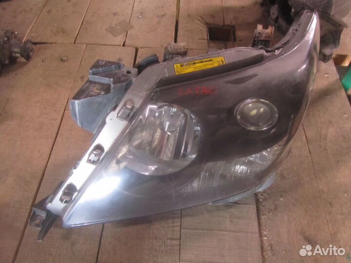 Фара левая для Lexus LX 570 2007-2012