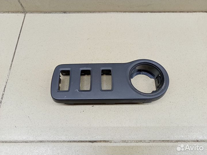 Накладка (кузов внутри) Duster 2012