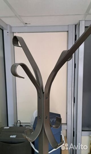 Вешалка для одежды напольная металлическая