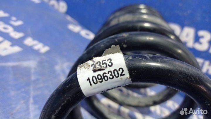 Задняя пружина Bmw E53 кроссовер 2004