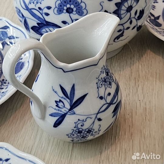 Чайный сервиз. Синий лук. Луковый узор