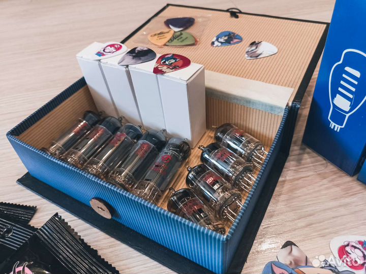 Лампы EL84 / 12AX7B в Ламповый Комбоусилитель