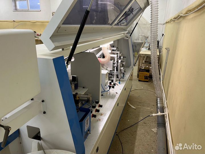 Кромкооблицовочный станок Compact SWhite