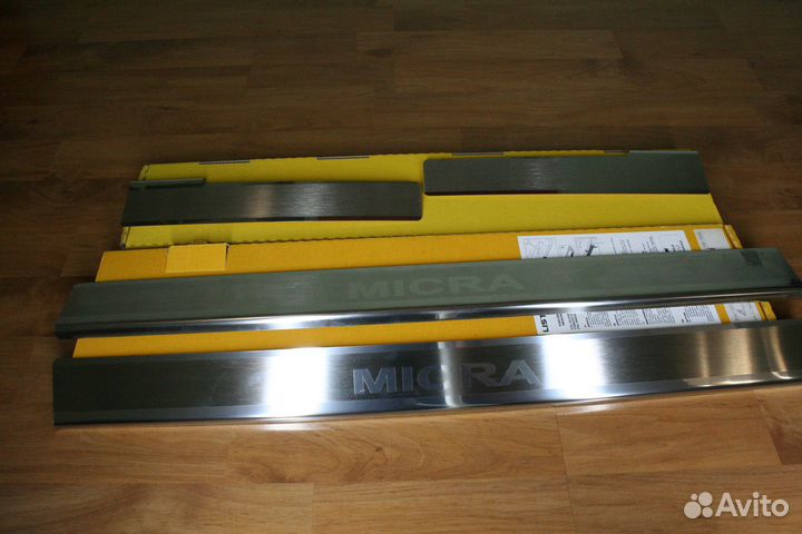 Накладки на пороги Nissan Micra III