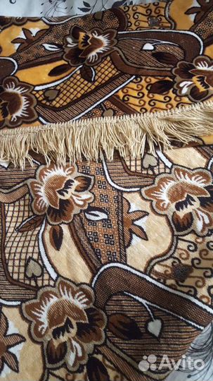 Покрывала (накидки) на диван и кресла