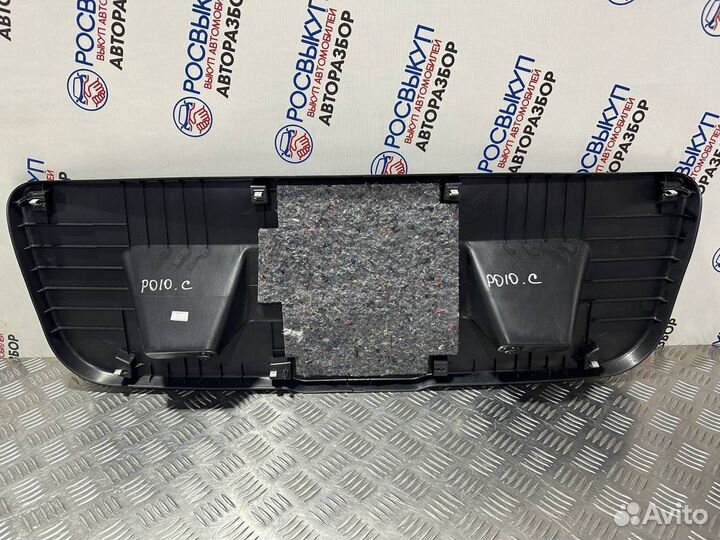 Обшивка крышки багажника Volkswagen Polo 5