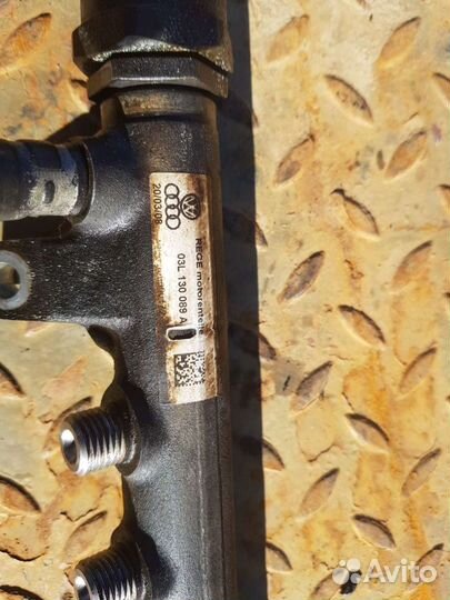 Рейка топливная (рампа) Audi A4 B8