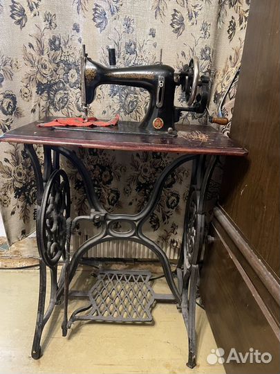 Швейная машинка пмз со столом singer