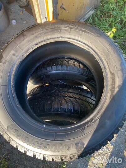 Bridgestone Ice Cruiser 7000S 215/60 R16