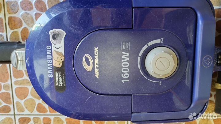 Пылесос с контейнером