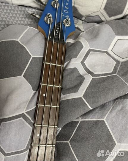 Японская бас гитара