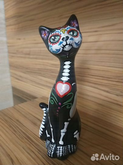 Статуэтка-кошка 