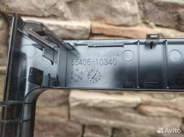 Рамка автомагнитолы Toyota CH-R