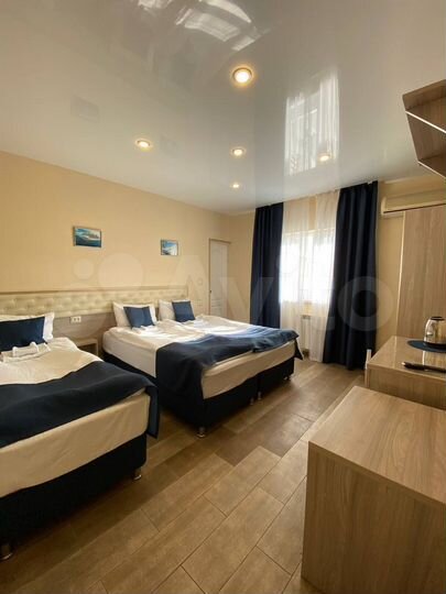 Гостиница, горячий бассейн на крыше